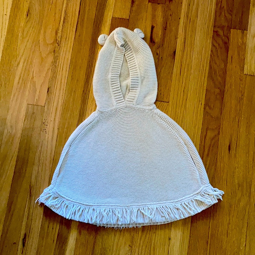 Gap 4T LIKE NEW oatmeal hooded Poncho sweater with ears RETAIL $45